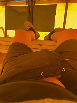 Snapshot of cussy007 chatting on 04/17/26, 12:19 cussy007 online show from 04/17/26, 12:19