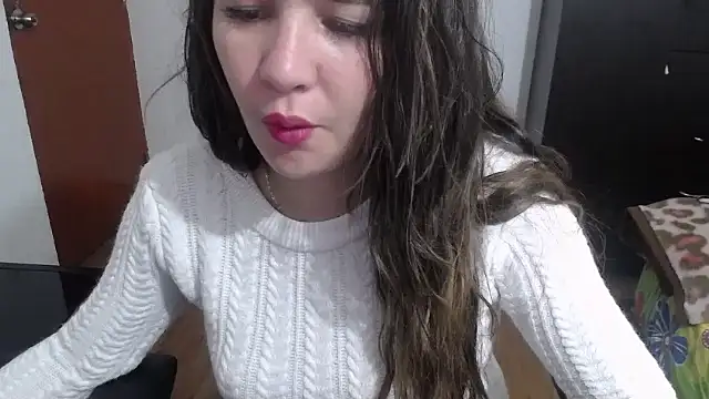 Luna girlhot  online show from 03/03/25, 06:44