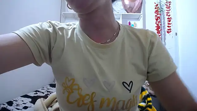 Luna girlhot  online show from 02/06/26, 04:54