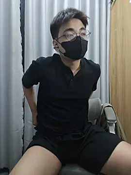 Snapshot of xboyvn9 chatting on 04/25/26, 04:15 xboyvn9 online show from 04/25/26, 04:15
