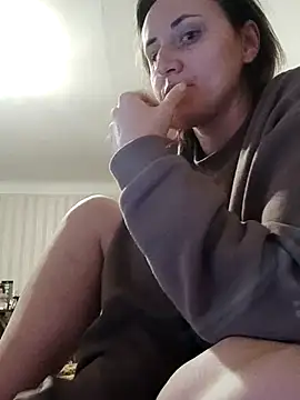 emeli moon online show from 11/02/25, 12:02