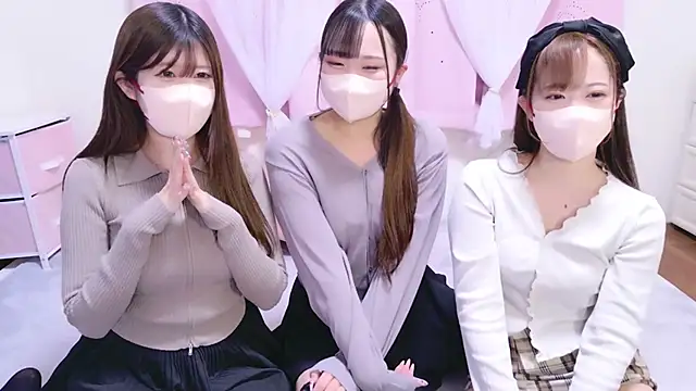 Snapshot of -MARIchan- chatting on 02/24/25, 03:42 -MARIchan- online show from 02/24/25, 03:42