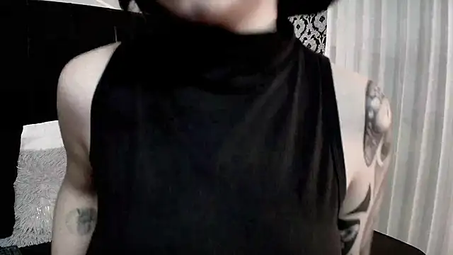 Snapshot of Adeelinee chatting on 10/25/25, 08:03 Adeelinee online show from 10/25/25, 08:03