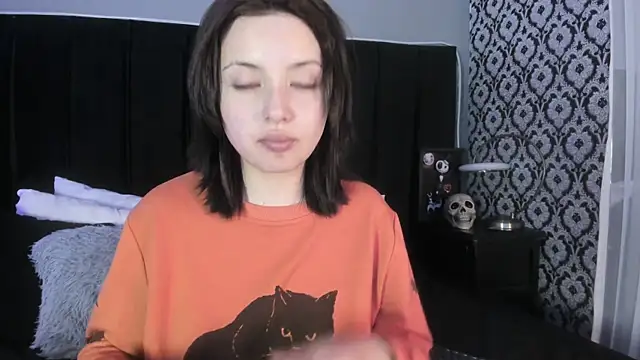 Adeelinee online show from 03/07/26, 08:17