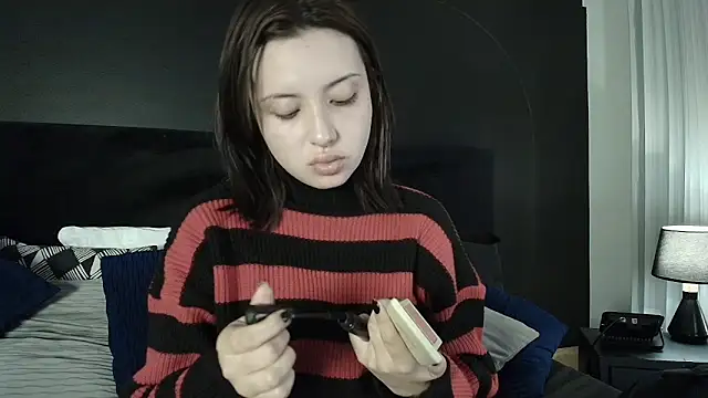 Adeelinee online show from 04/02/26, 12:36