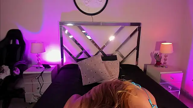 Snapshot of AnyyJones chatting on 10/27/25, 09:19 AnyyJones online show from 10/27/25, 09:19