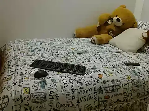 diamondputy04 online show from 04/17/26, 02:36