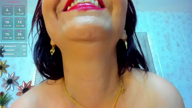 Snapshot of Victoriarouss- chatting on 02/08/25, 01:54 Victoriarouss- online show from 02/08/25, 01:54