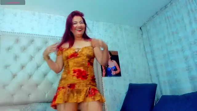 Snapshot of Victoriarouss- chatting on 10/13/25, 10:10 Victoriarouss- online show from 10/13/25, 10:10