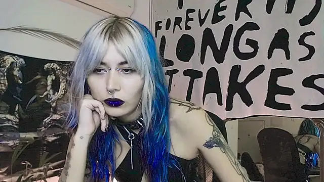 Snapshot of god_x_girl chatting on 11/11/25, 08:53 god x girl online show from 11/11/25, 08:53