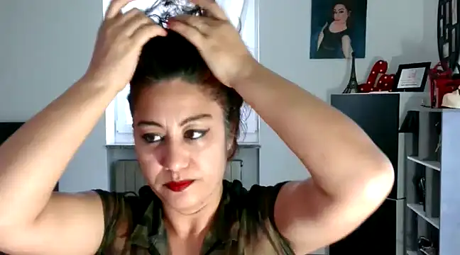 Snapshot of danasantoreal chatting on 12/04/24, 03:21 danasantoreal online show from 12/04/24, 03:21