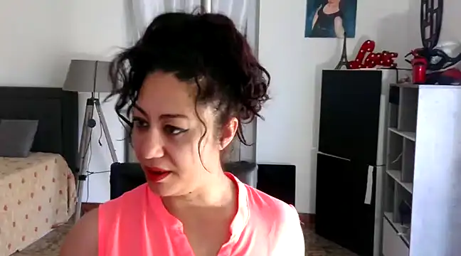 Snapshot of danasantoreal chatting on 01/17/25, 08:45 danasantoreal online show from 01/17/25, 08:45