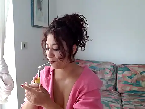 Snapshot of danasantoreal chatting on 09/17/25, 02:30 danasantoreal online show from 09/17/25, 02:30