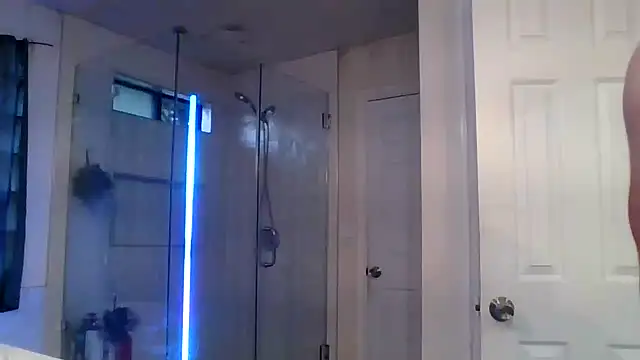 El Gizmo online show from 03/24/26, 03:06