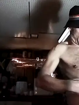 Dickinyou1980 online show from 11/01/25, 04:42