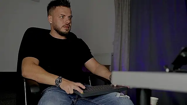 juliusmasters online show from 10/12/25, 05:34