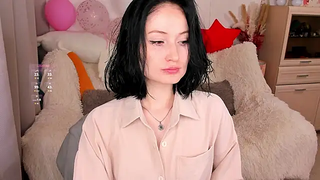 Snapshot of LisaMooore chatting on 04/22/26, 06:53 LisaMooore online show from 04/22/26, 06:53