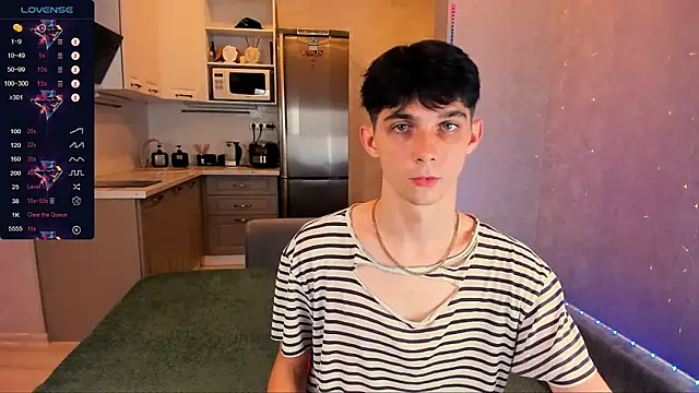 Aaron Boom online show from 09/22/25, 12:23