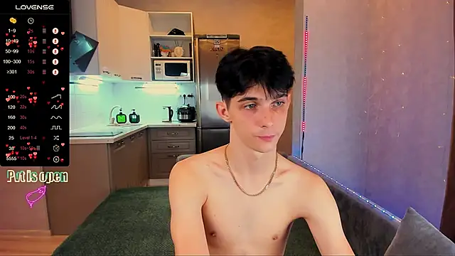 Aaron Boom online show from 09/30/25, 07:41