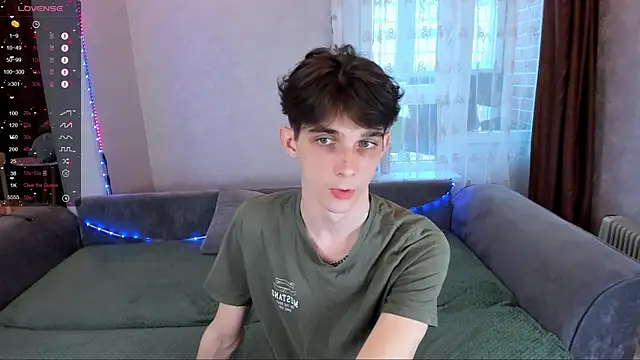 Snapshot of Aaron_Boom chatting on 04/26/26, 01:09 Aaron Boom online show from 04/26/26, 01:09