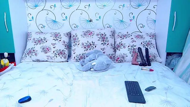 Snapshot of demiemorre chatting on 03/13/26, 05:25 demiemorre online show from 03/13/26, 05:25