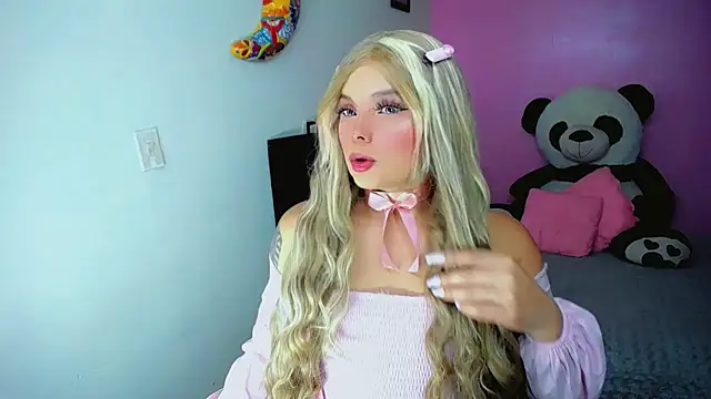 Snapshot of SweetKim21 chatting on 11/12/25, 03:29 SweetKim21 online show from 11/12/25, 03:29