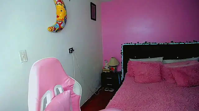 Snapshot of SweetKim21 chatting on 03/02/26, 07:15 SweetKim21 online show from 03/02/26, 07:15