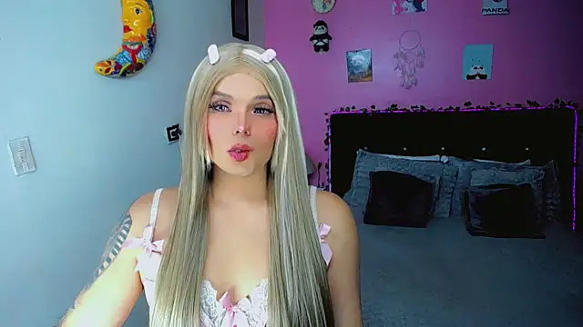 Snapshot of SweetKim21 chatting on 04/15/26, 02:51 SweetKim21 online show from 04/15/26, 02:51