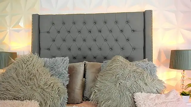 sarah salis  online show from 02/10/25, 07:07