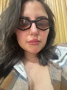 Snapshot of sukhakunis1 chatting on 03/24/26, 04:45 sukhakunis1 online show from 03/24/26, 04:45