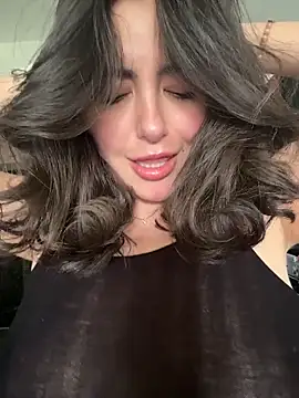 Snapshot of sukhakunis1 chatting on 03/26/26, 04:45 sukhakunis1 online show from 03/26/26, 04:45