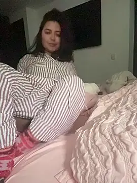 Snapshot of sukhakunis1 chatting on 03/28/26, 11:43 sukhakunis1 online show from 03/28/26, 11:43