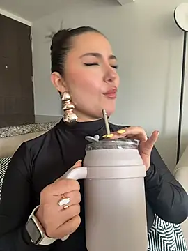 Snapshot of sukhakunis1 chatting on 04/05/26, 02:25 sukhakunis1 online show from 04/05/26, 02:25