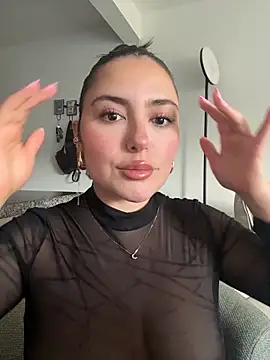 Snapshot of sukhakunis1 chatting on 04/06/26, 10:22 sukhakunis1 online show from 04/06/26, 10:22