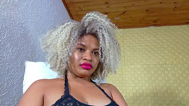 Squirter pussybomb online show from 12/13/24, 07:04