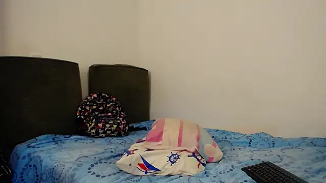 Snapshot of ZoeKuipers13 chatting on 03/11/25, 09:15 ZoeKuipers13 online show from 03/11/25, 09:15