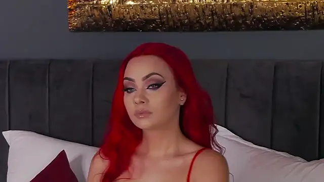 Snapshot of Emmelyn chatting on 11/25/25, 05:40 Emmelyn online show from 11/25/25, 05:40