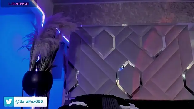 Sara Foxx1 online show from 11/13/25, 07:35