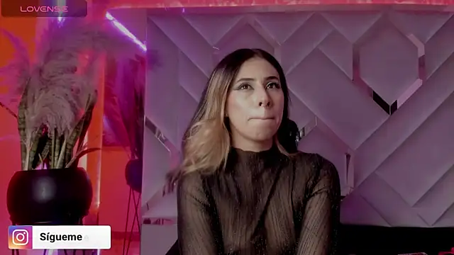 Sara Foxx1 online show from 12/18/25, 07:20