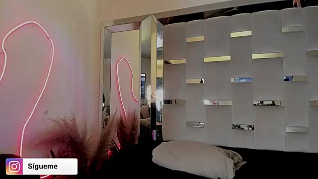 Snapshot of Sara_Foxx1 chatting on 05/20/26, 08:26 Sara Foxx1 online show from 05/20/26, 08:26