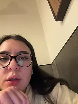 Its Jade online show from 02/04/25, 07:22