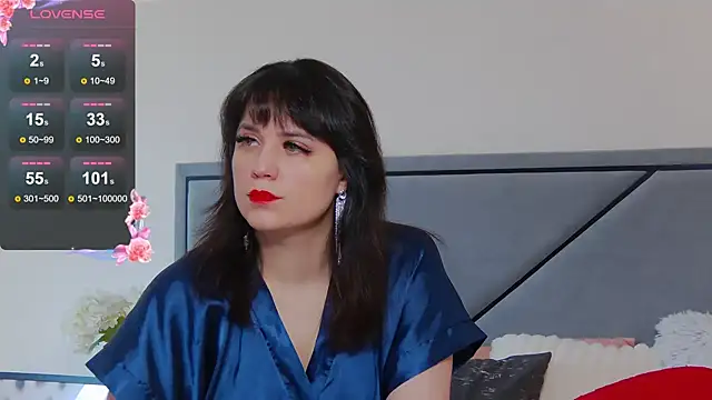 Snapshot of BellaHillss chatting on 03/15/25, 08:04 BellaHillss online show from 03/15/25, 08:04