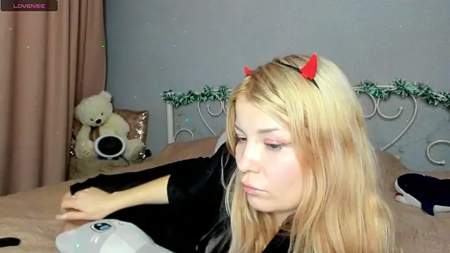 Leila purr18 online show from 12/14/24, 03:18