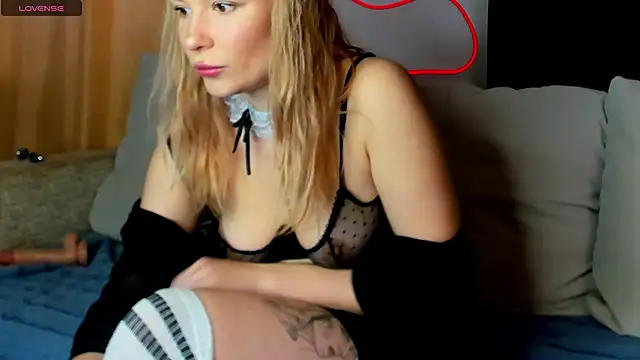 Leila purr18 online show from 02/22/25, 09:45