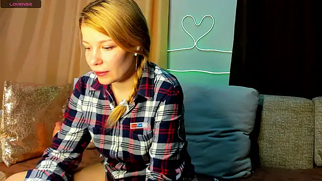 Leila purr18 online show from 03/15/25, 02:56