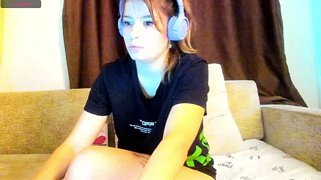 Leila purr18 online show from 09/13/25, 11:54