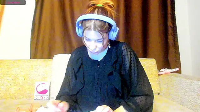 Leila purr18 online show from 09/27/25, 08:03