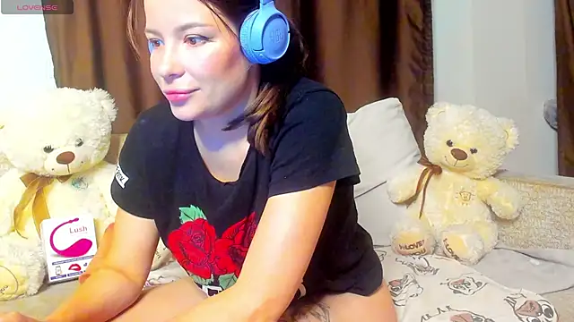 Leila purr18 online show from 10/05/25, 09:13