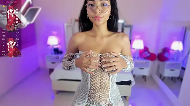 lauramartin1 online show from 03/16/25, 12:34