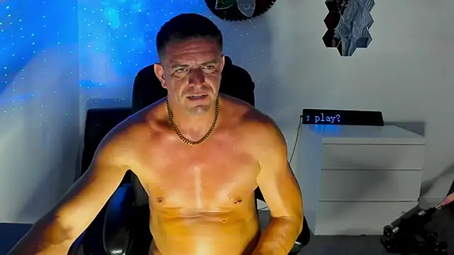 Snapshot of petr37pol chatting on 07/09/26, 01:42 petr37pol online show from 07/09/26, 01:42